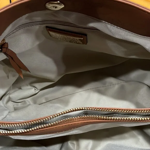 NWT Authentic leather Mario valentino tote